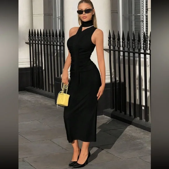 - Asymmetrical Ruched Top ❤️ - Picture 4 of 5